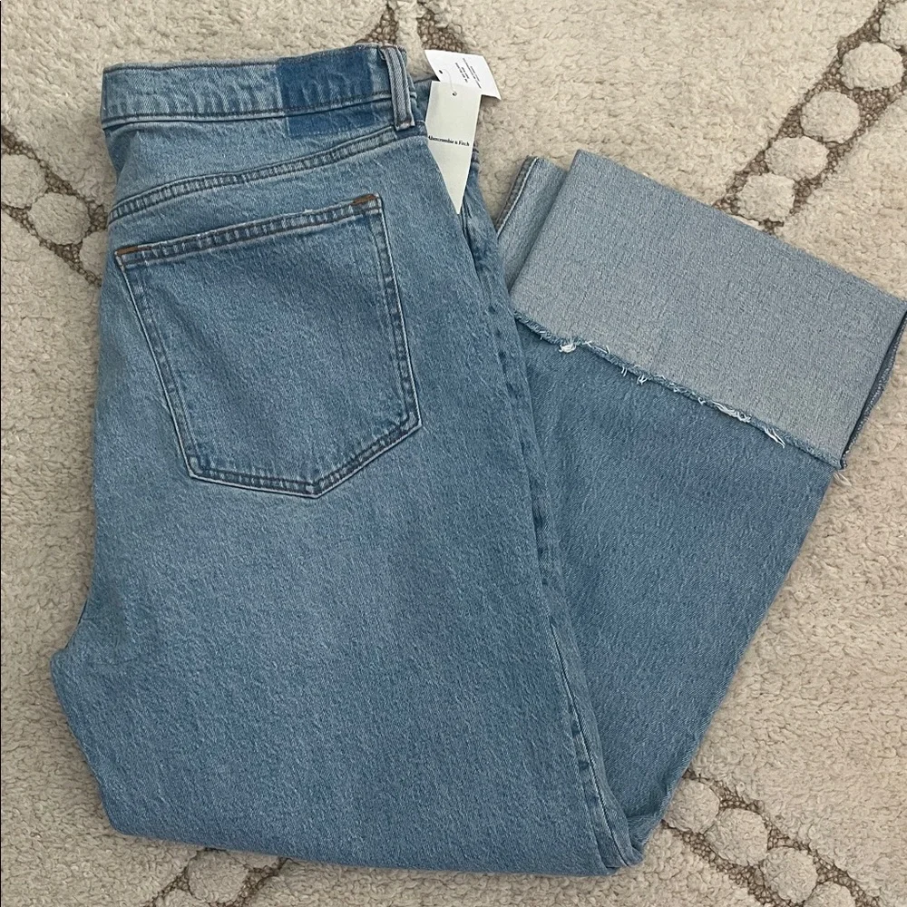Abercrombie and Fitch Women’s High Rise The 90’s Relaxed Jean Size 34/18S nwt - Picture 4 of 4